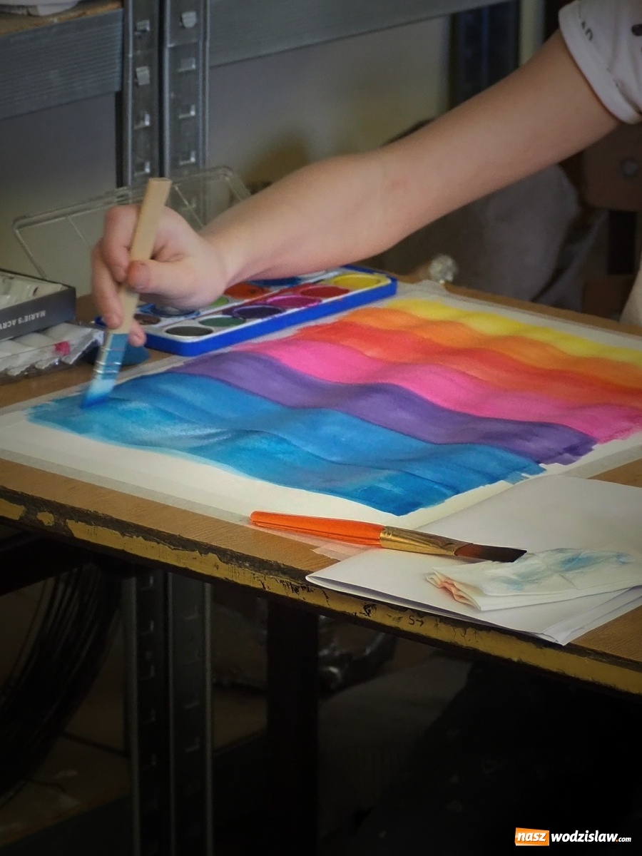 Zdjęcie w galerii na portalu naszwodzislaw.com: Ferie rozpoczęli spacerem po wyobraźni wiadomości z regionu