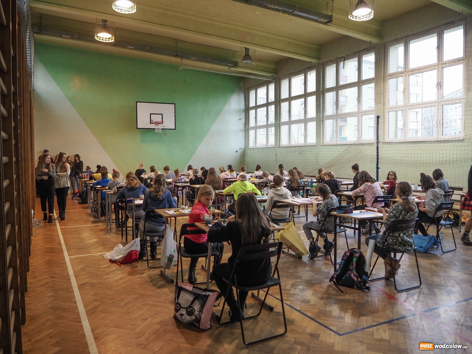 Zdjęcie w galerii na portalu naszwodzislaw.com: Ferie rozpoczęli spacerem po wyobraźni wiadomości z regionu