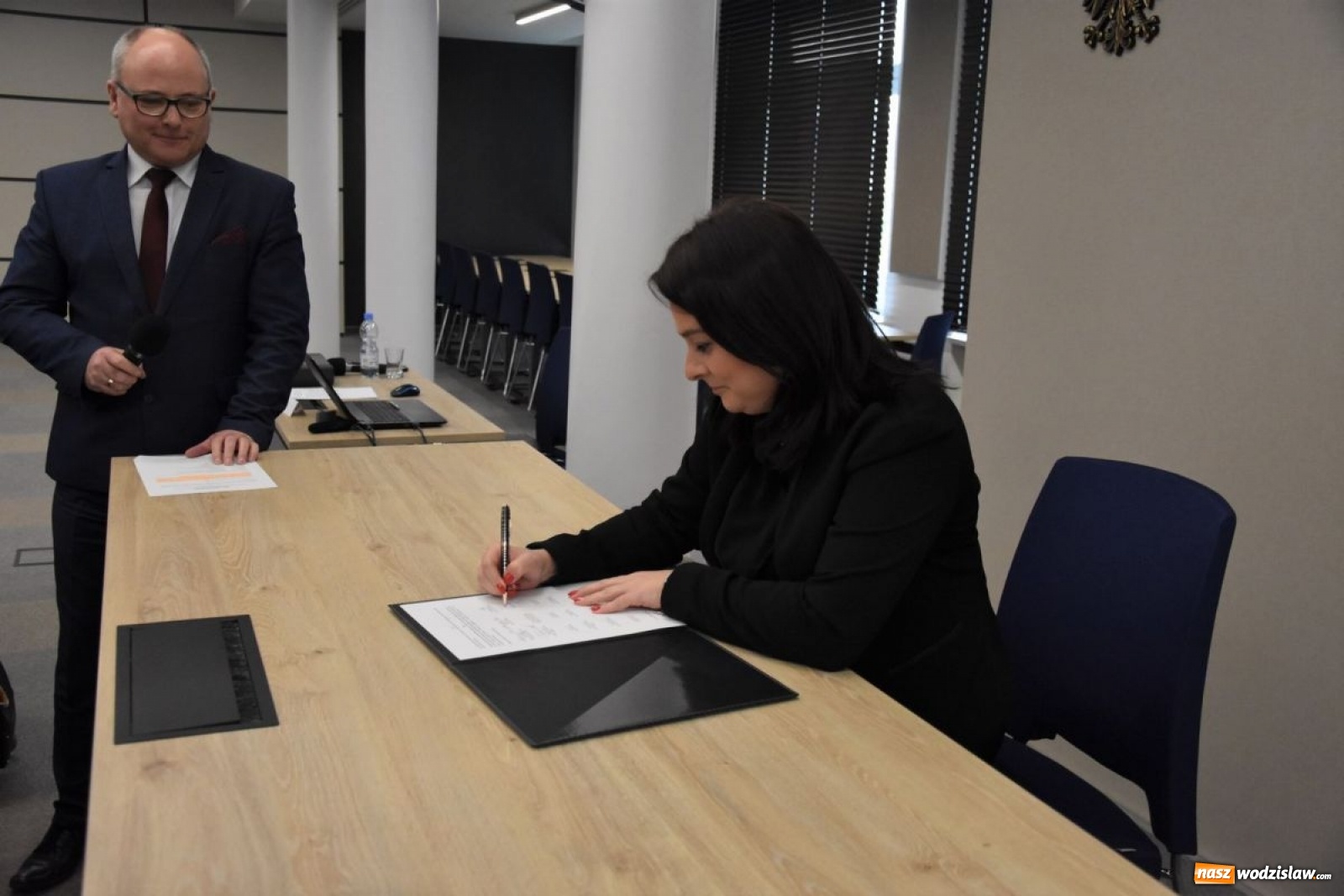 Zdjęcie w galerii na portalu naszwodzislaw.com: Powiatowi strażacy chcą mieć swój sztandar wiadomości z regionu