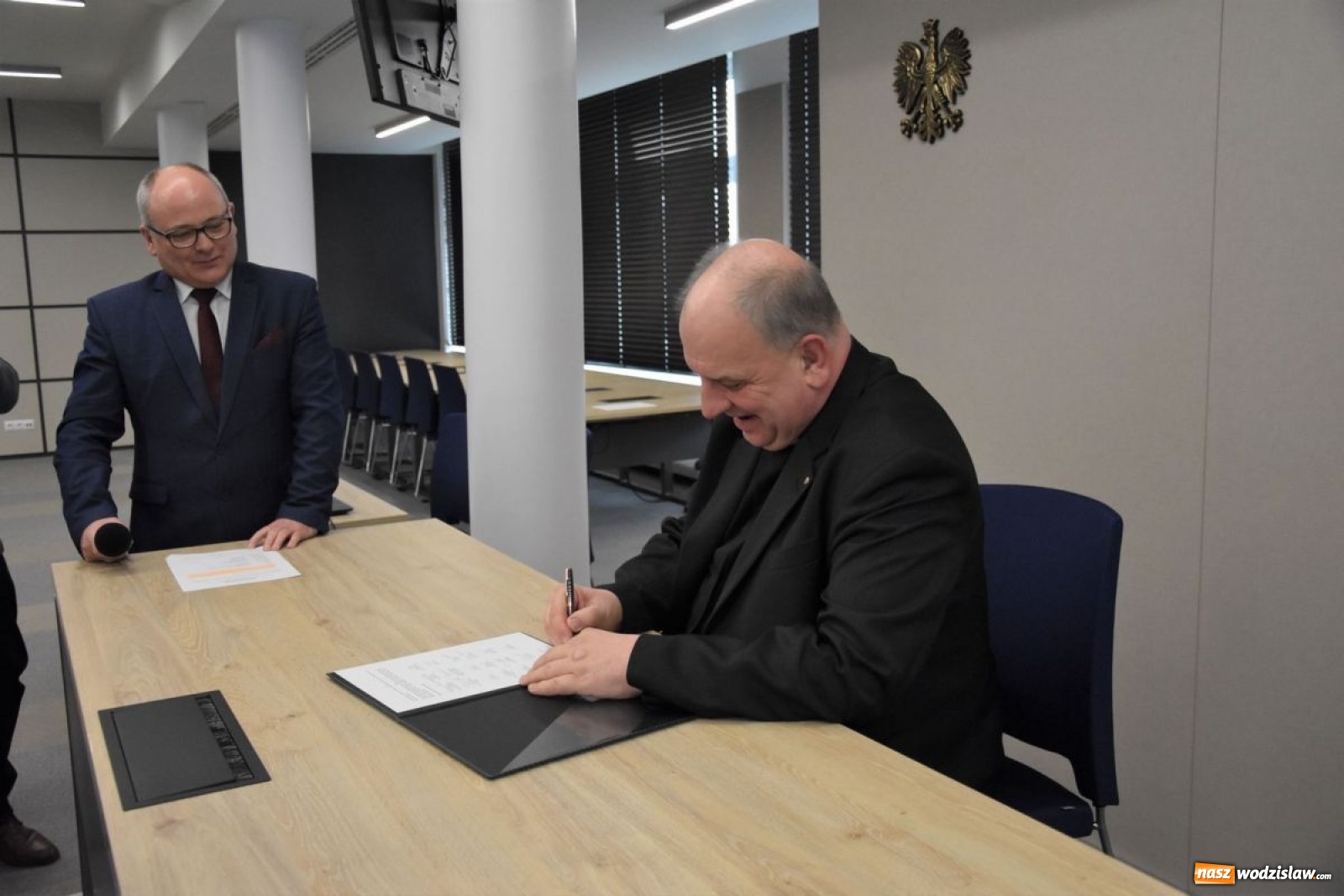 Zdjęcie w galerii na portalu naszwodzislaw.com: Powiatowi strażacy chcą mieć swój sztandar wiadomości z regionu