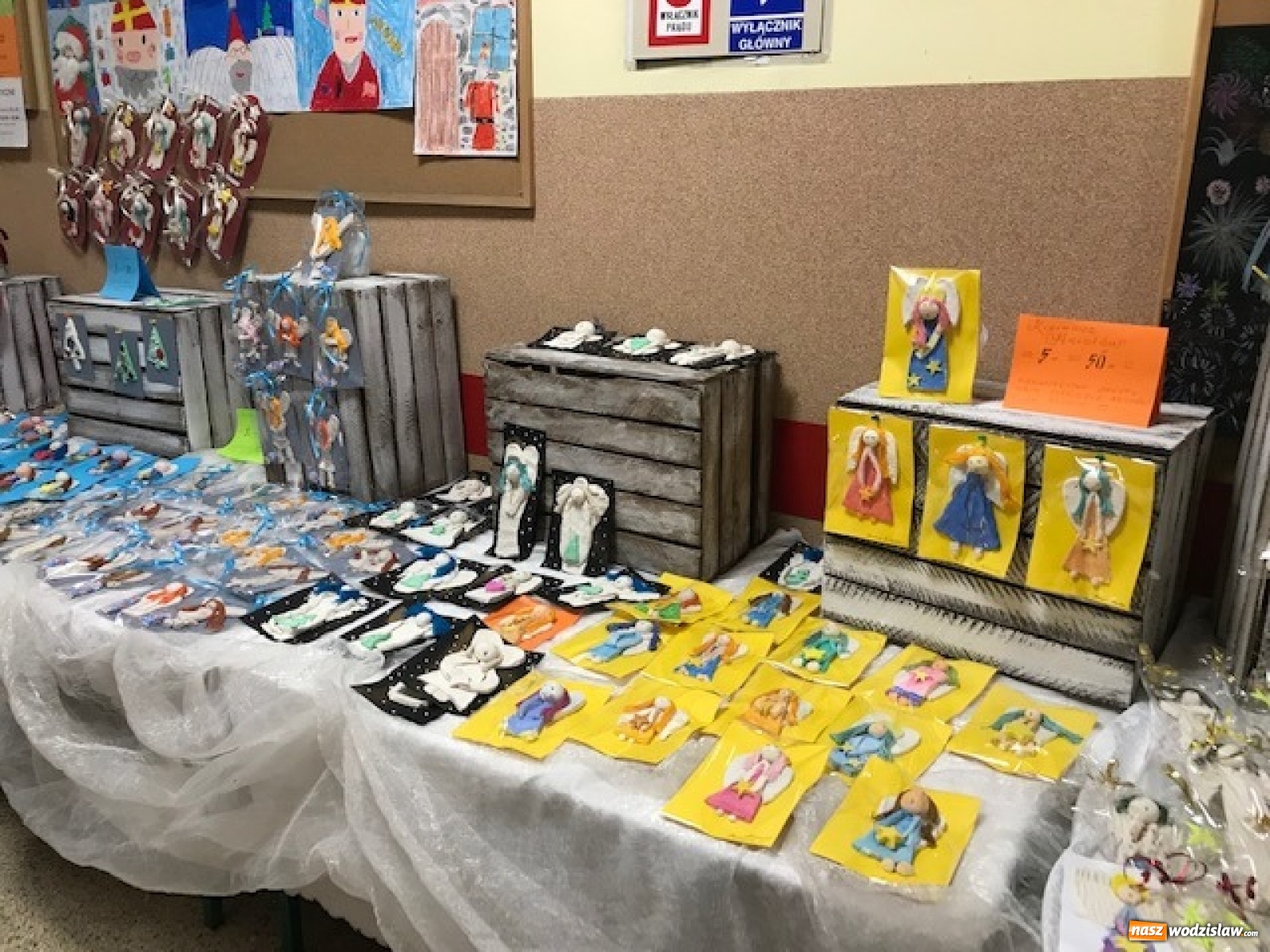 Zdjęcie w galerii na portalu naszwodzislaw.com: Biesiada kolędowa w zawadzkiej szkole [FOTO] wiadomości z regionu