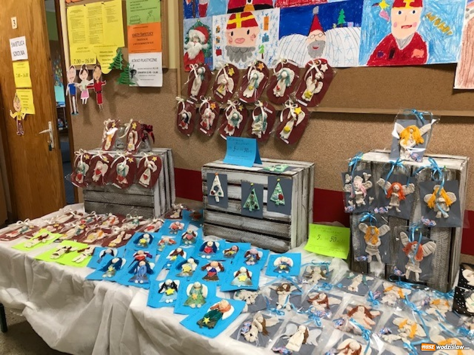 Zdjęcie w galerii na portalu naszwodzislaw.com: Biesiada kolędowa w zawadzkiej szkole [FOTO] wiadomości z regionu