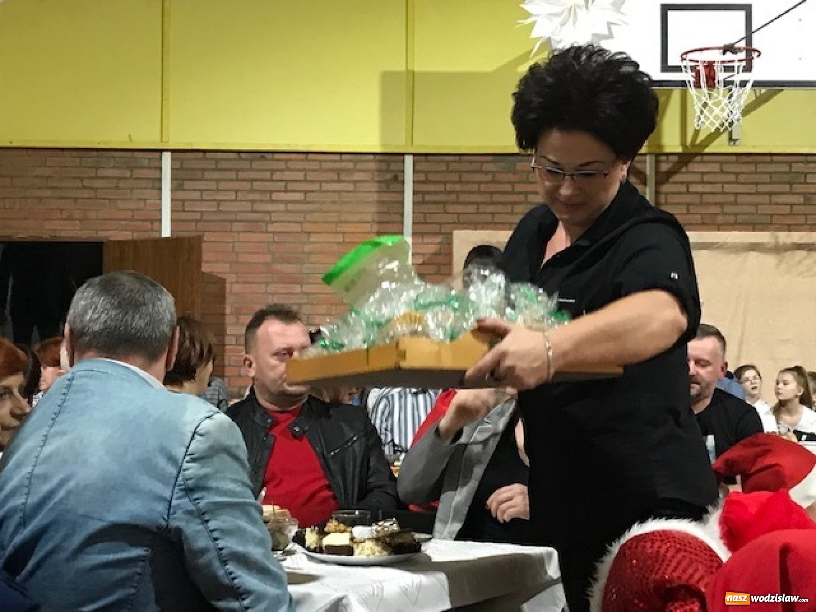 Zdjęcie w galerii na portalu naszwodzislaw.com: Biesiada kolędowa w zawadzkiej szkole [FOTO] wiadomości z regionu