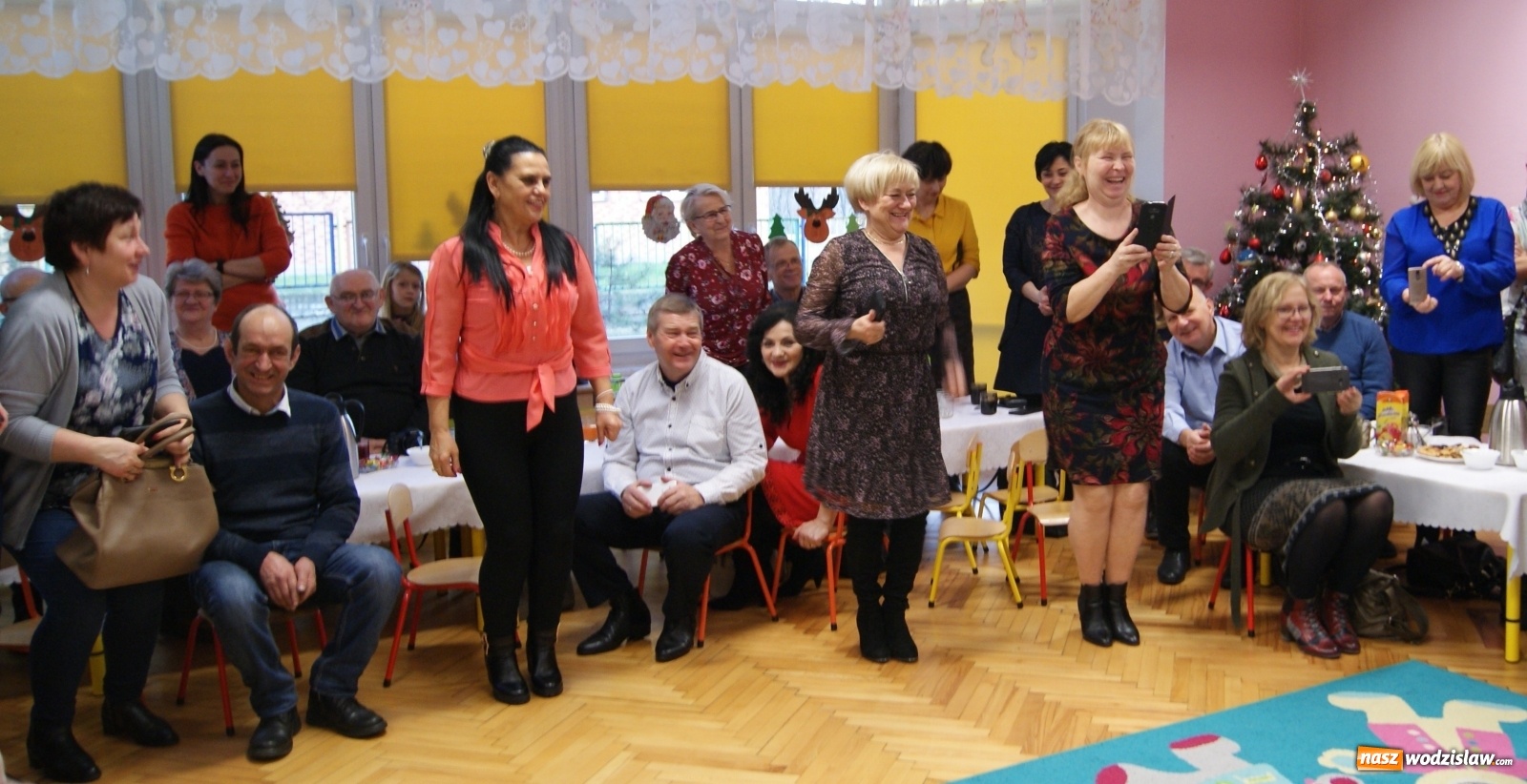 Zdjęcie w galerii na portalu naszwodzislaw.com: Dzień Babci i Dziadka w przedszkolu numer 15 wiadomości z regionu