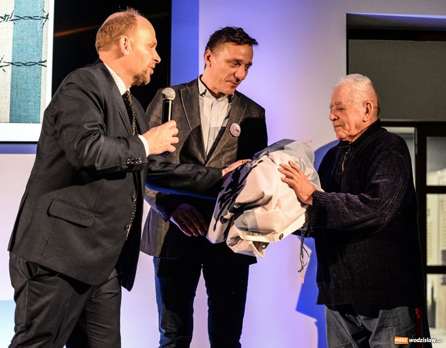Zdjęcie w galerii na portalu naszwodzislaw.com: Uczcili 75. rocznicę Marsz Śmierci [FOTO] wiadomości z regionu