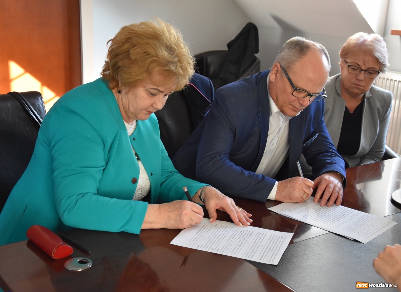 Zdjęcie w galerii na portalu naszwodzislaw.com: Kolejny krok dla lepszej pieczy zastępczej w powiecie zrobiony wiadomości z regionu