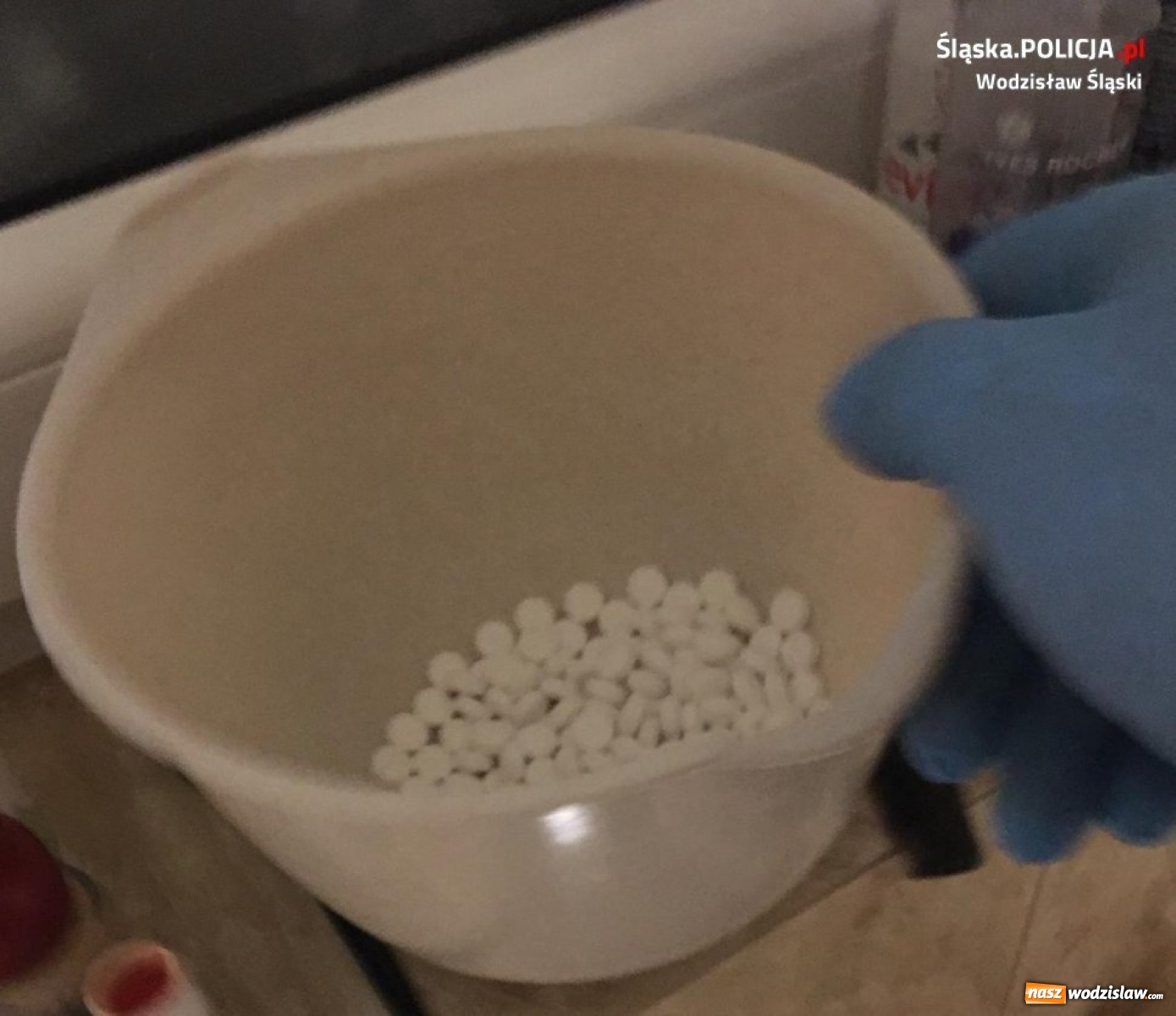 Zdjęcie w galerii na portalu naszwodzislaw.com: Policjanci zlikwidowali laboratorium do produkcji metamfetaminy [FOTO] wiadomości z regionu