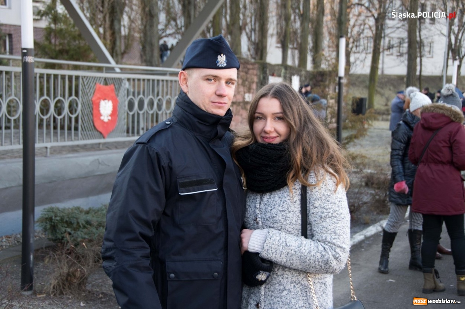 Zdjęcie w galerii na portalu naszwodzislaw.com: Zimowe ślubowanie w policji. Trwa kolejny nabór  wiadomości z regionu