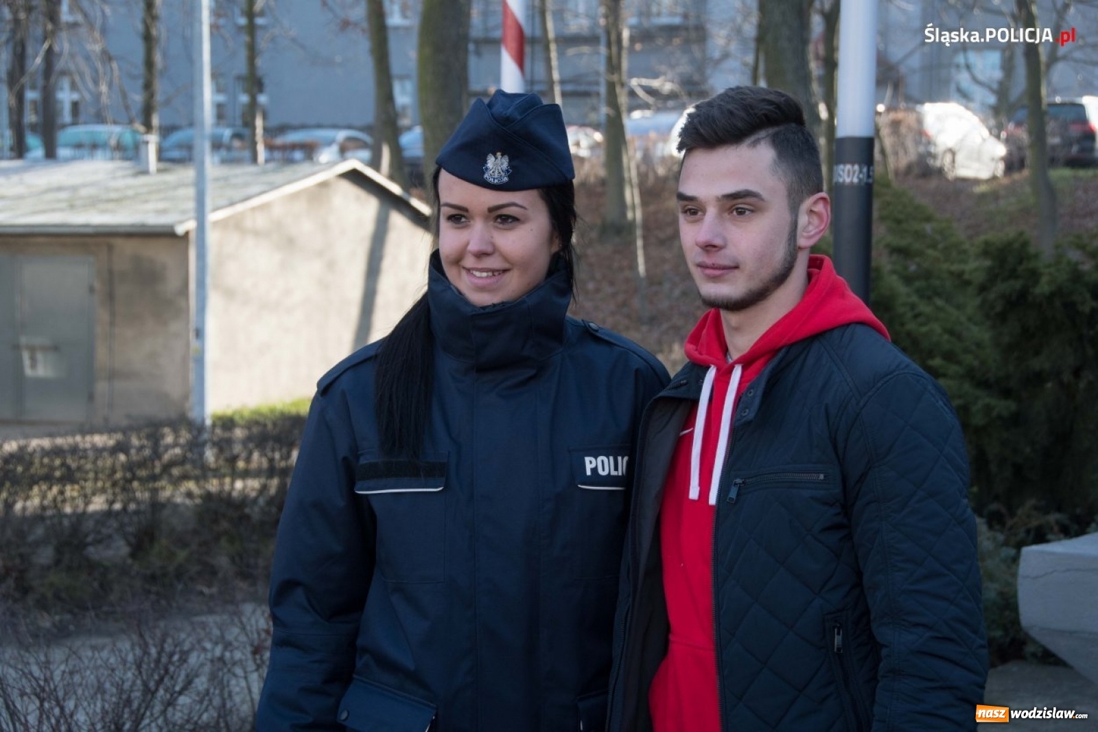 Zdjęcie w galerii na portalu naszwodzislaw.com: Zimowe ślubowanie w policji. Trwa kolejny nabór  wiadomości z regionu