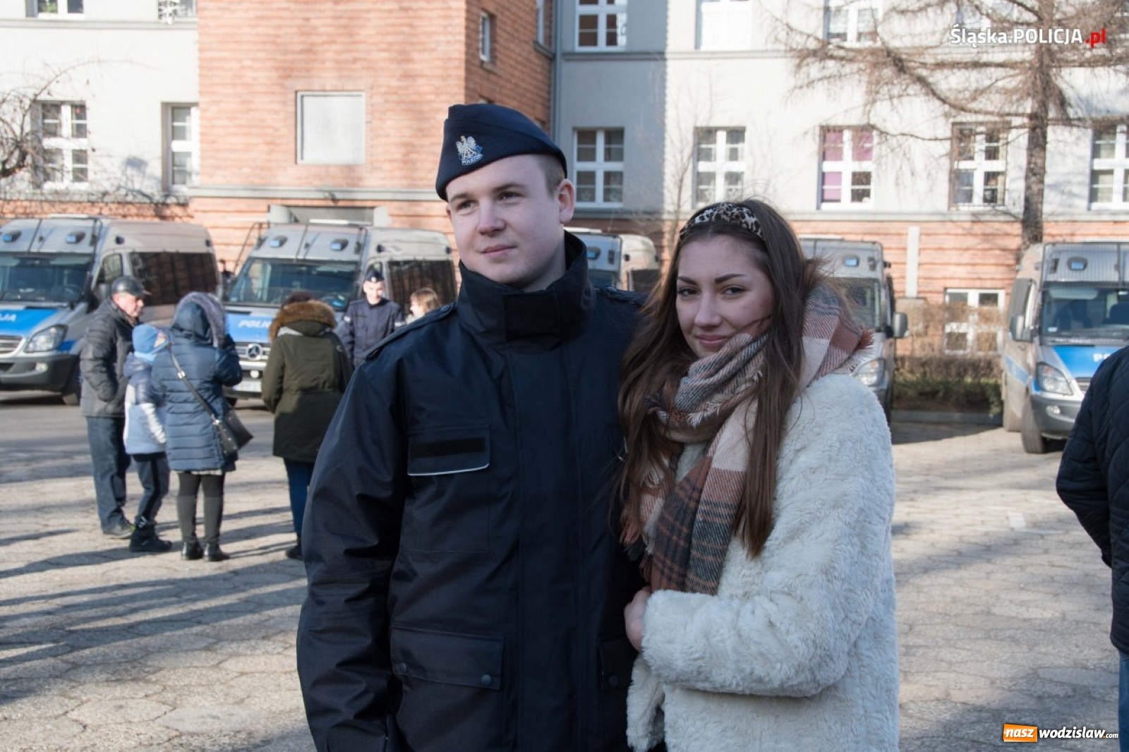 Zdjęcie w galerii na portalu naszwodzislaw.com: Zimowe ślubowanie w policji. Trwa kolejny nabór  wiadomości z regionu