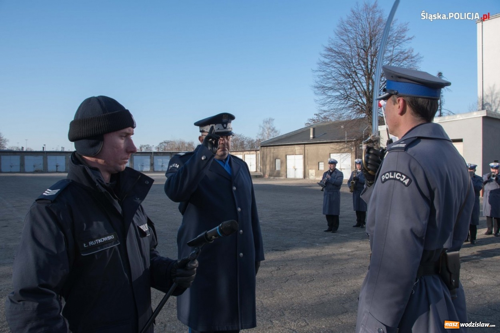 Zdjęcie w galerii na portalu naszwodzislaw.com: Zimowe ślubowanie w policji. Trwa kolejny nabór  wiadomości z regionu