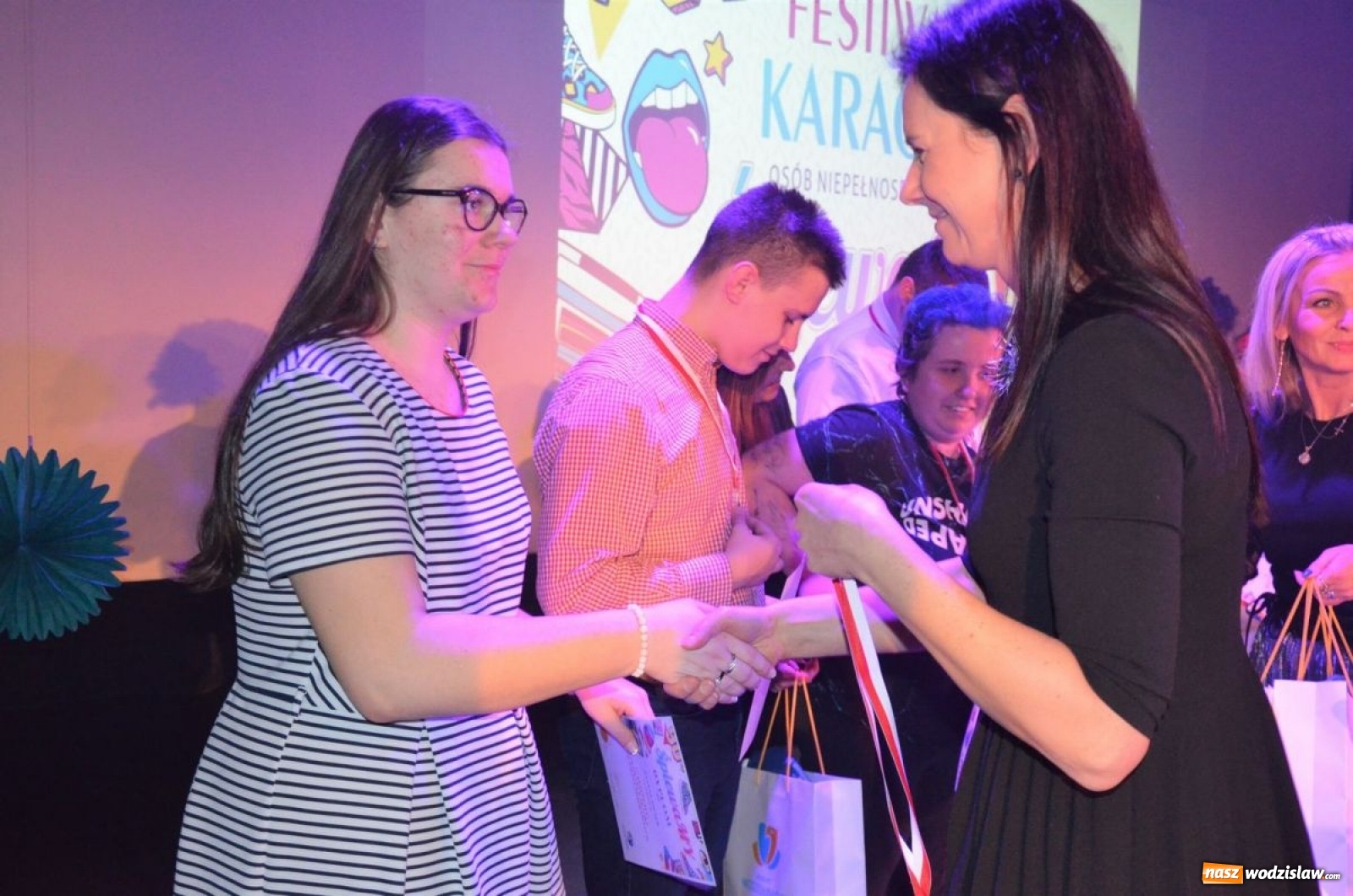 Zdjęcie w galerii na portalu naszwodzislaw.com: Za nami IV edycja Piosenki Karaoke Niepełnosprawnych [FOTO] wiadomości z regionu