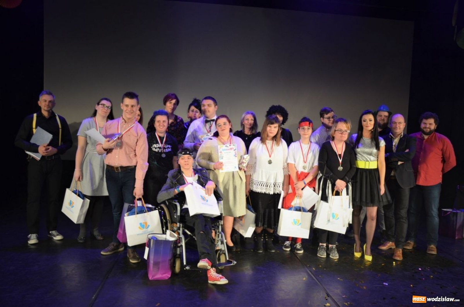 Zdjęcie w galerii na portalu naszwodzislaw.com: Za nami IV edycja Piosenki Karaoke Niepełnosprawnych [FOTO] wiadomości z regionu