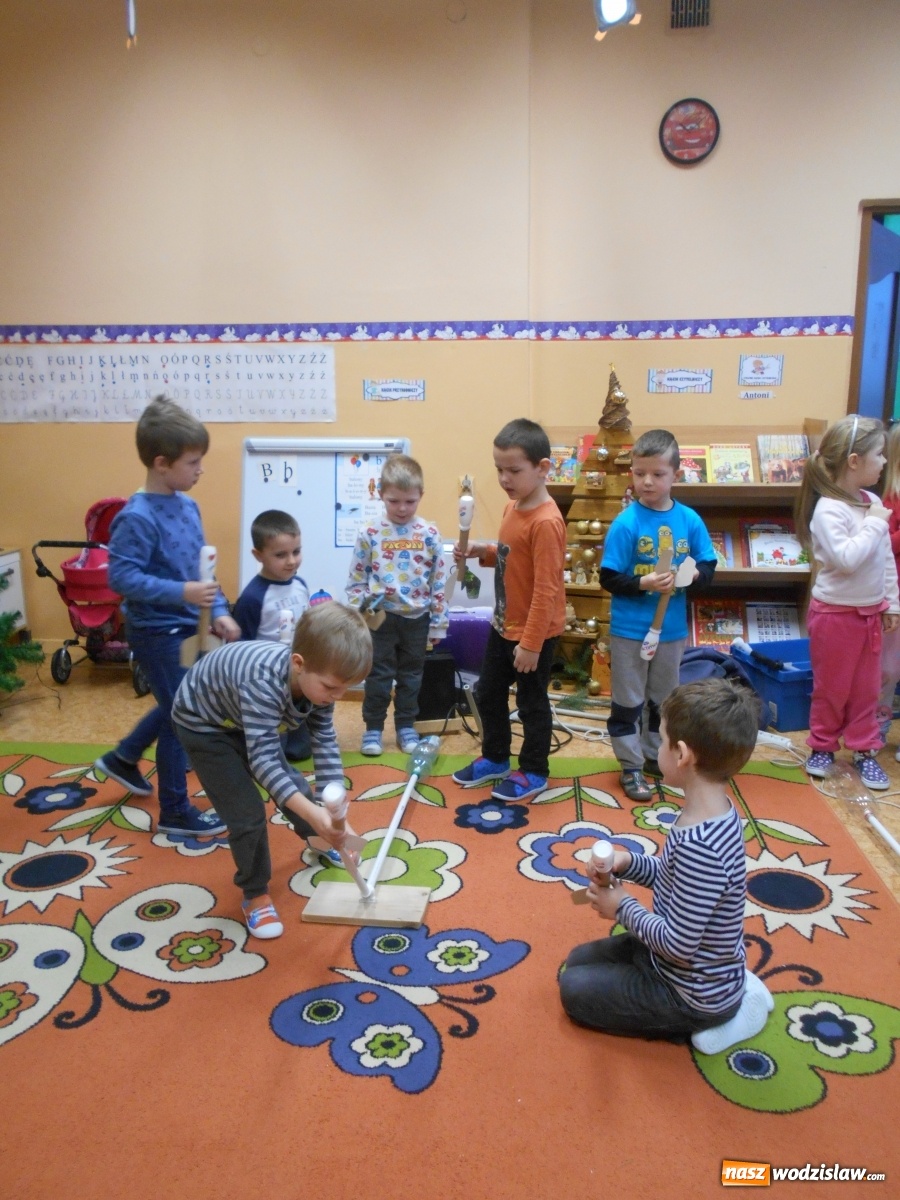 Zdjęcie w galerii na portalu naszwodzislaw.com: Kosmiczne zajęcia w przedszkolu numer 18 wiadomości z regionu