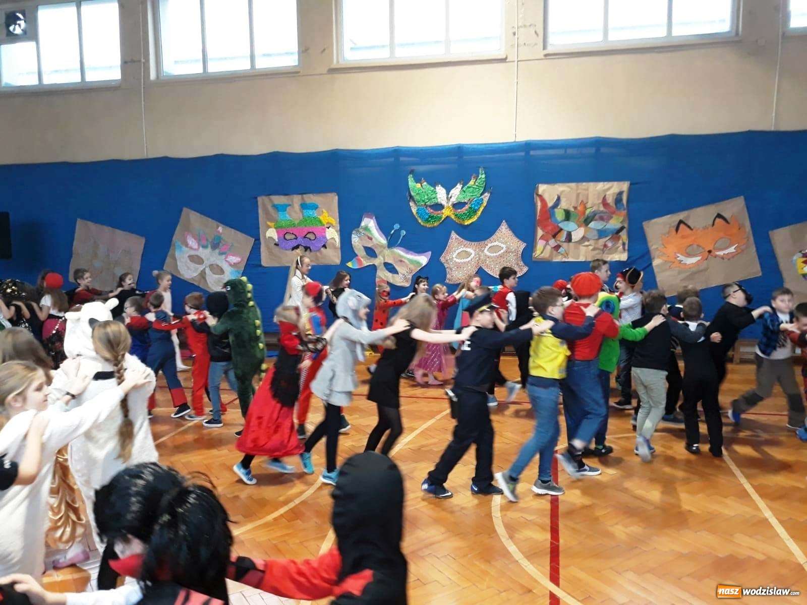 Zdjęcie w galerii na portalu naszwodzislaw.com: Karnawałowo u wczesnoszkolnych w SP10 wiadomości z regionu
