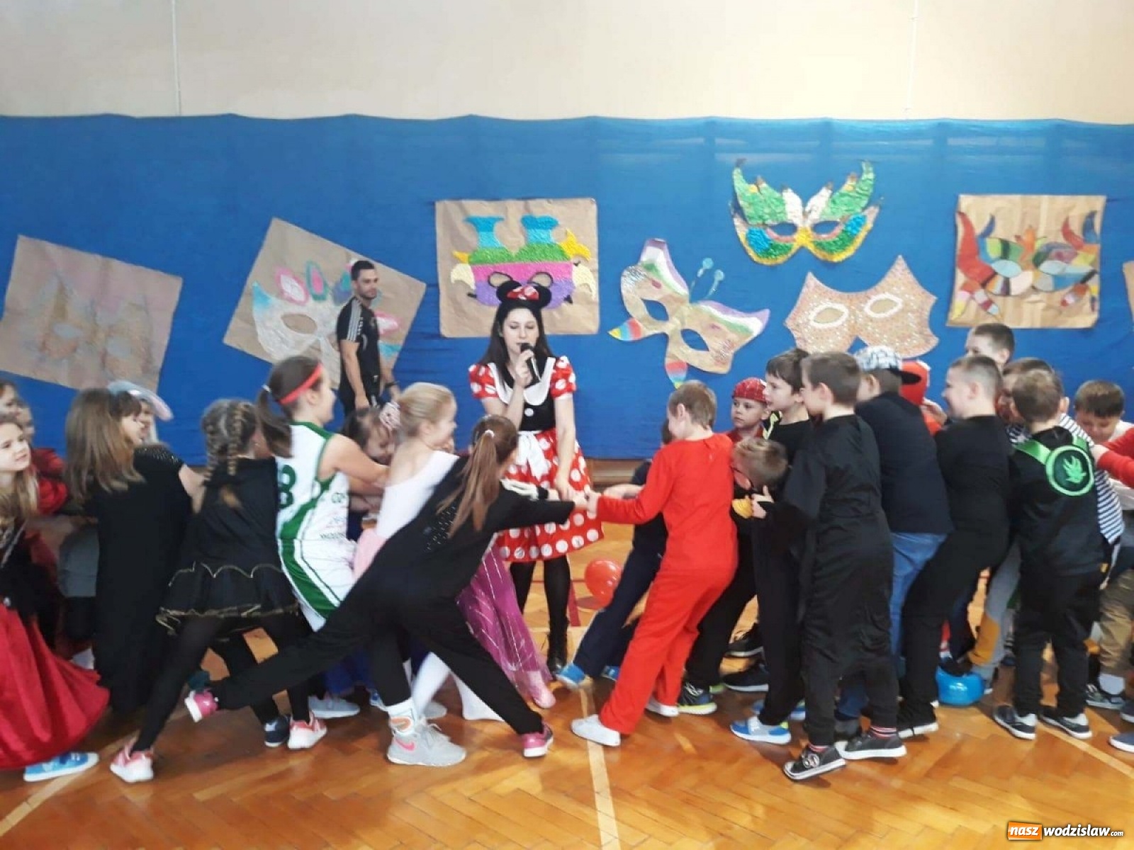 Zdjęcie w galerii na portalu naszwodzislaw.com: Karnawałowo u wczesnoszkolnych w SP10 wiadomości z regionu