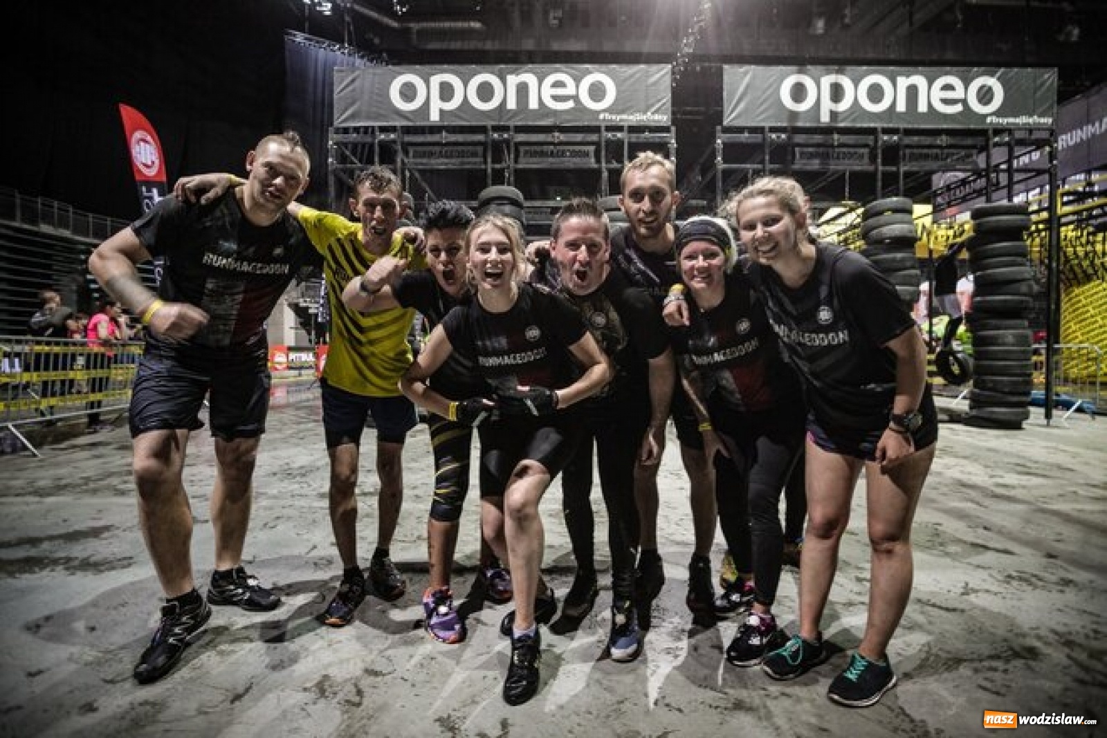 Zdjęcie w galerii na portalu naszwodzislaw.com: Ekstremalna przygoda za dnia i nocy czyli Runmageddon w Arenie Gliwice wiadomości z regionu