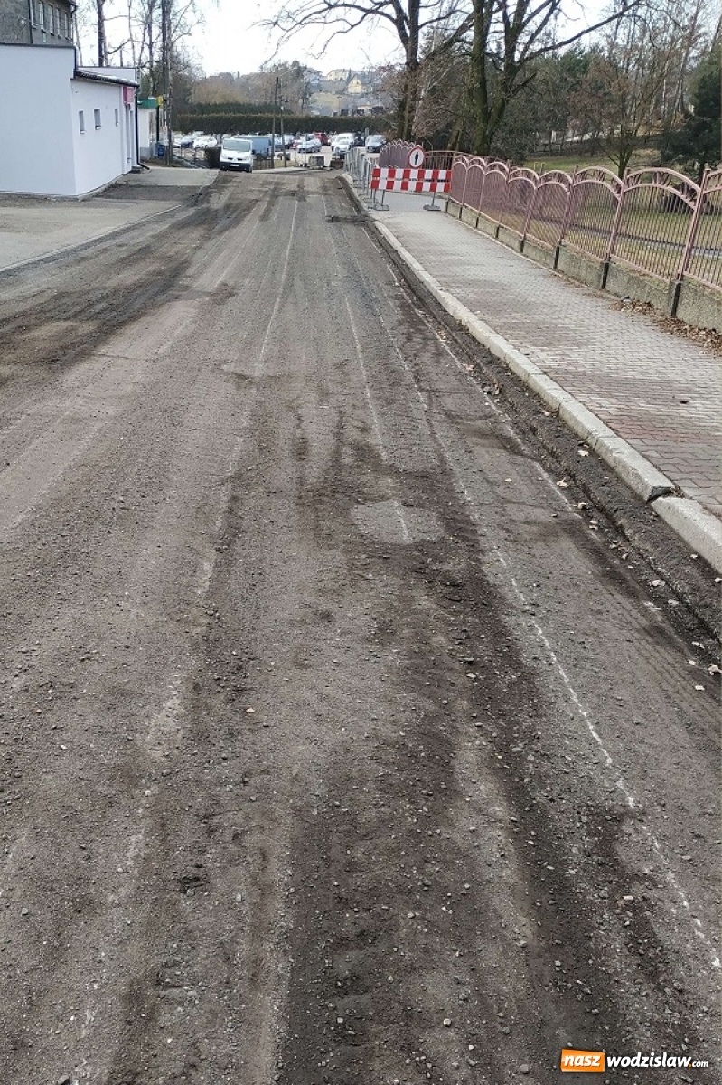 Zdjęcie w galerii na portalu naszwodzislaw.com: Trwa remont ulicy Szkolnej w Połomi wiadomości z regionu