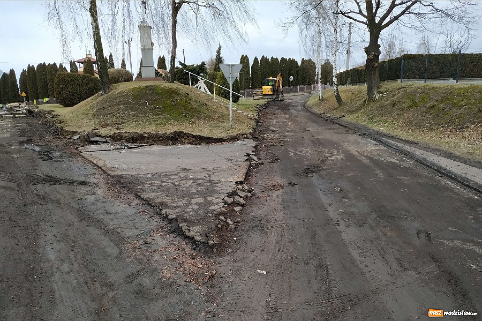 Zdjęcie w galerii na portalu naszwodzislaw.com: Trwa remont ulicy Szkolnej w Połomi wiadomości z regionu