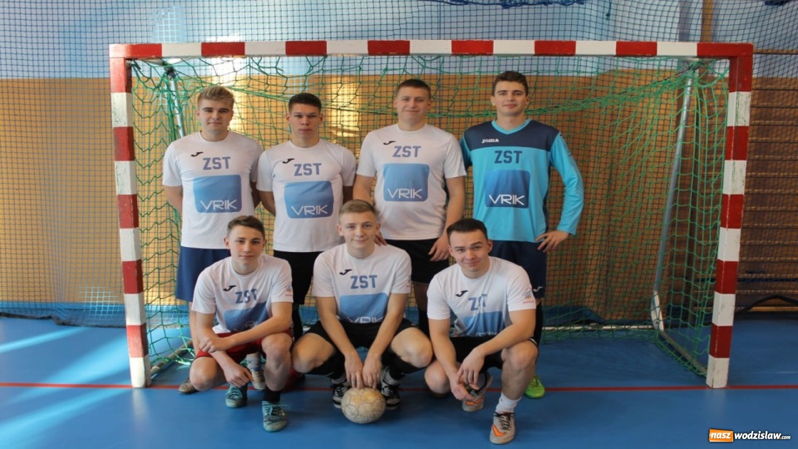 Zdjęcie w galerii na portalu naszwodzislaw.com: Puchar dla I LO w Wodzisławiu Śląskim wiadomości z regionu