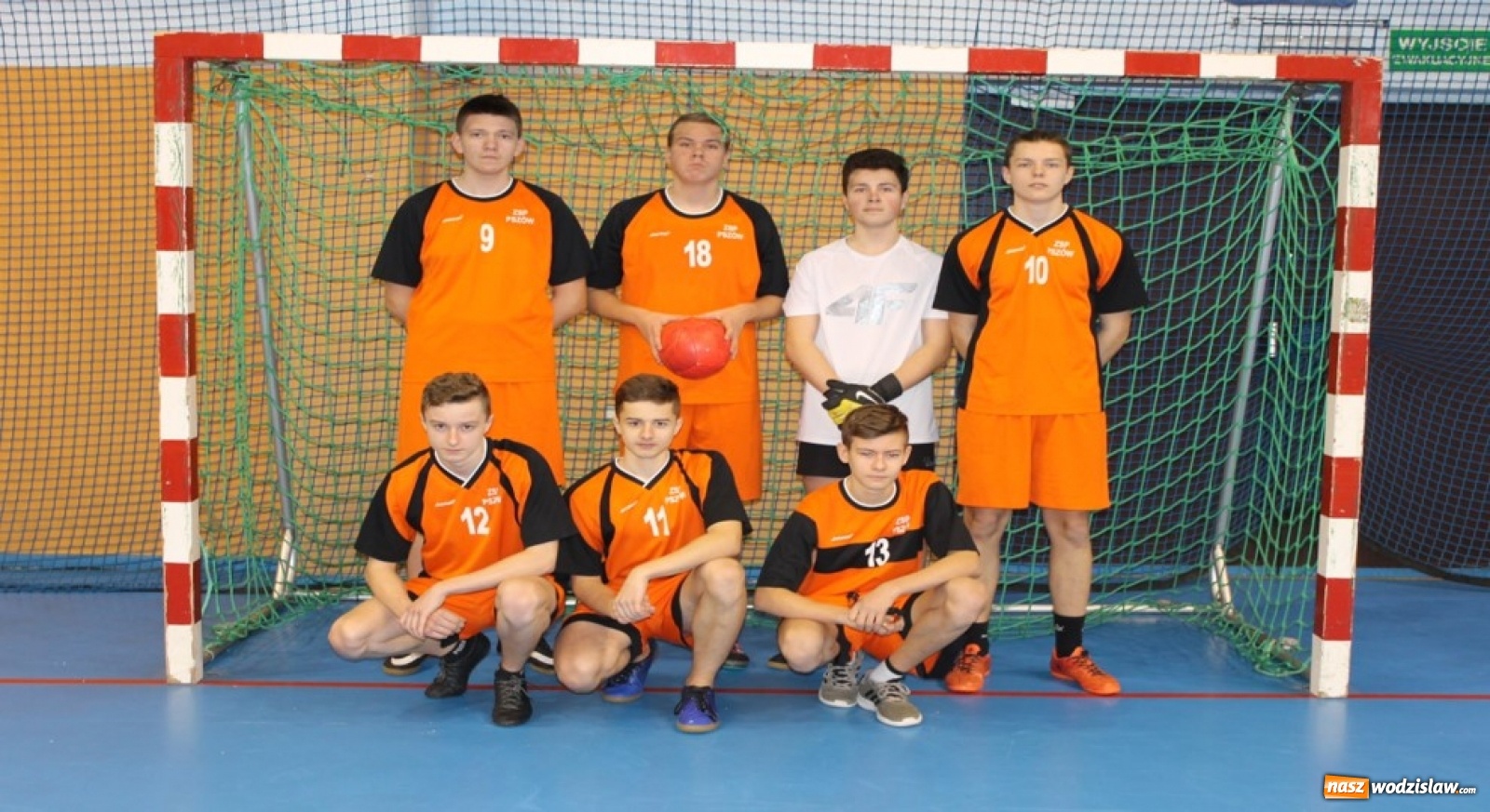 Zdjęcie w galerii na portalu naszwodzislaw.com: Puchar dla I LO w Wodzisławiu Śląskim wiadomości z regionu