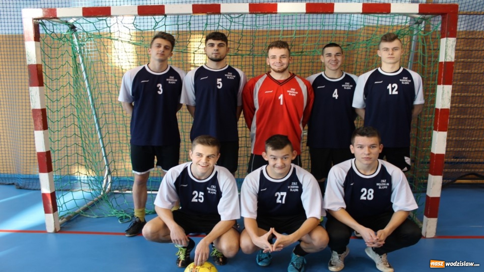 Zdjęcie w galerii na portalu naszwodzislaw.com: Puchar dla I LO w Wodzisławiu Śląskim wiadomości z regionu