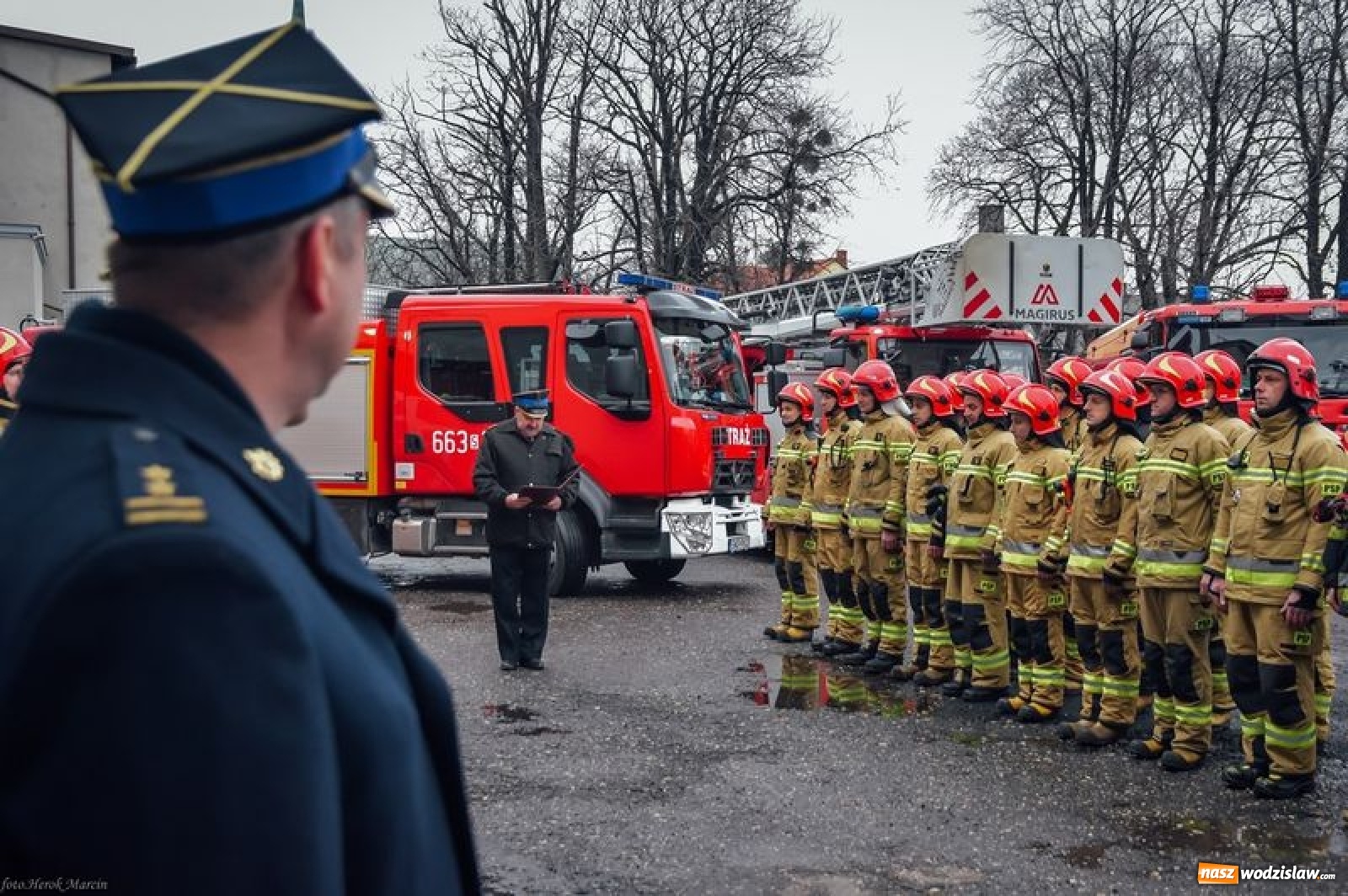 Zdjęcie w galerii na portalu naszwodzislaw.com: Uroczysta zmiana służby w JRG Rydułtowy wiadomości z regionu