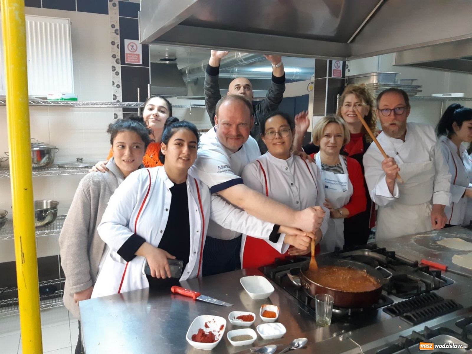 Zdjęcie w galerii na portalu naszwodzislaw.com: Smaki orientu, czyli jak nauczyciele Ekonomika zbierali doświadczenie w Turcji wiadomości z regionu