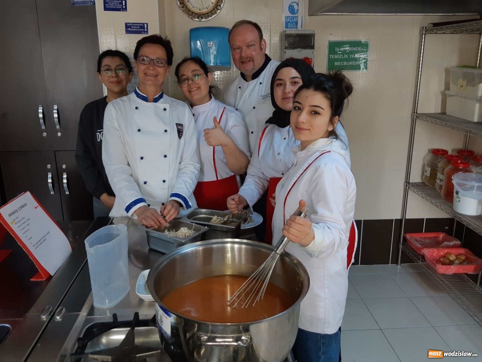 Zdjęcie w galerii na portalu naszwodzislaw.com: Smaki orientu, czyli jak nauczyciele Ekonomika zbierali doświadczenie w Turcji wiadomości z regionu