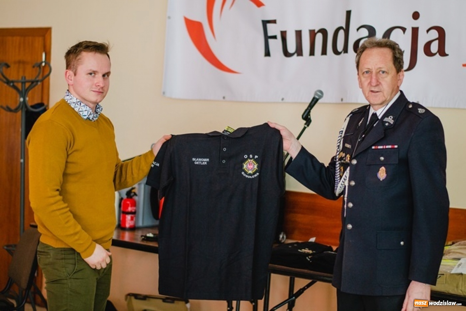 Zdjęcie w galerii na portalu naszwodzislaw.com: Strażacy ochotnicy z Gogołowej po zebraniu sprawozdawczym wiadomości z regionu