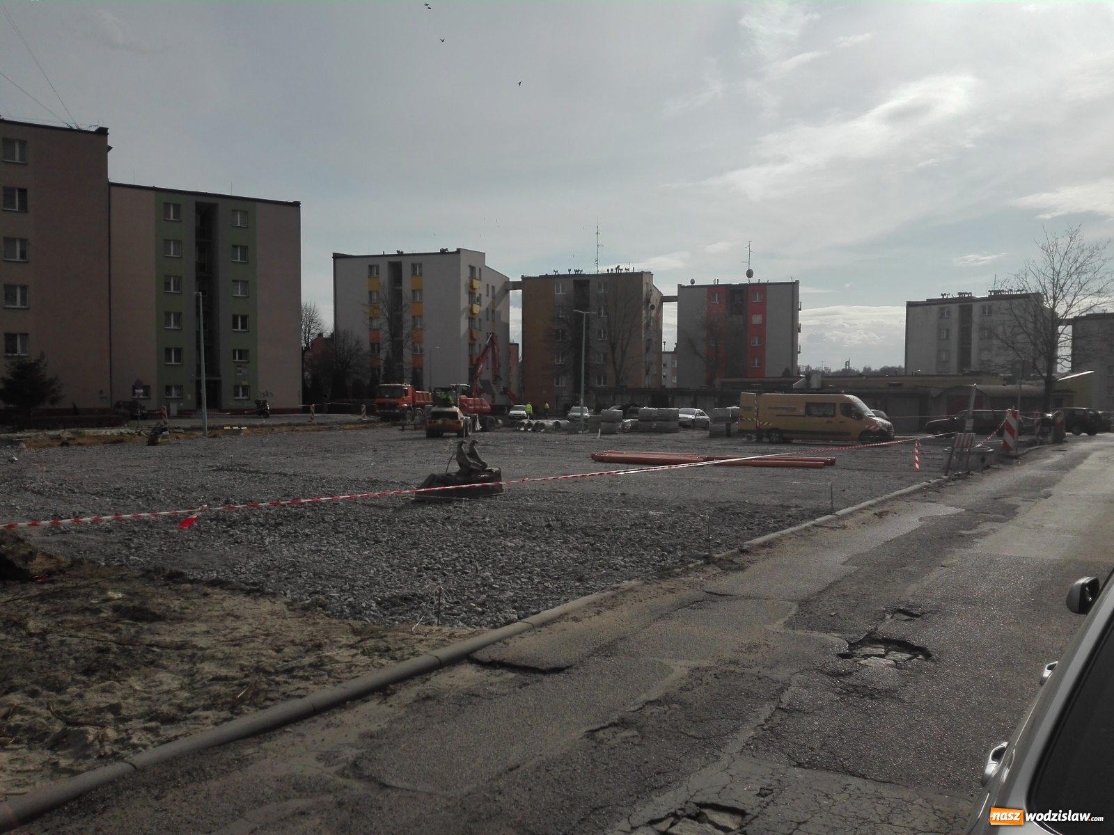 Zdjęcie w galerii na portalu naszwodzislaw.com: Plac Zwycięstwa w remoncie wiadomości z regionu