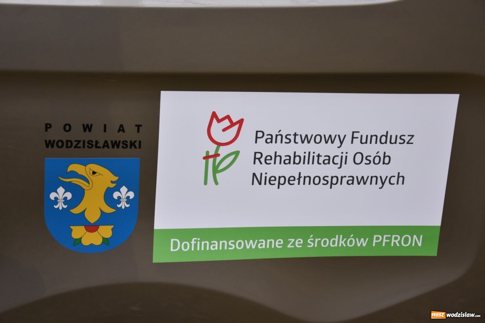 Zdjęcie w galerii na portalu naszwodzislaw.com: DPS w Gorzycach ma nowy samochód wiadomości z regionu