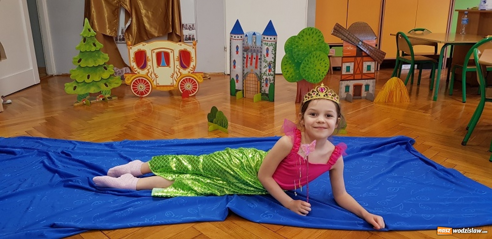 Zdjęcie w galerii na portalu naszwodzislaw.com: Baśnie, bajeczki, teatr w przedszkolu numer 6 wiadomości z regionu