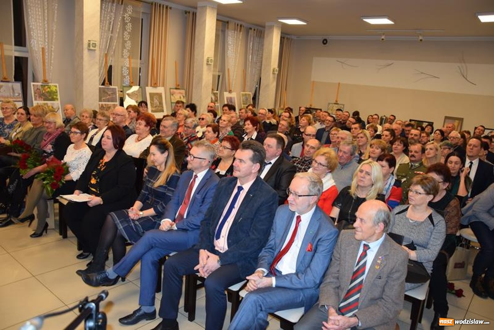 Zdjęcie w galerii na portalu naszwodzislaw.com: Promocja książki Nasze opoWieści Gminne w Mszanie [FOTO] wiadomości z regionu