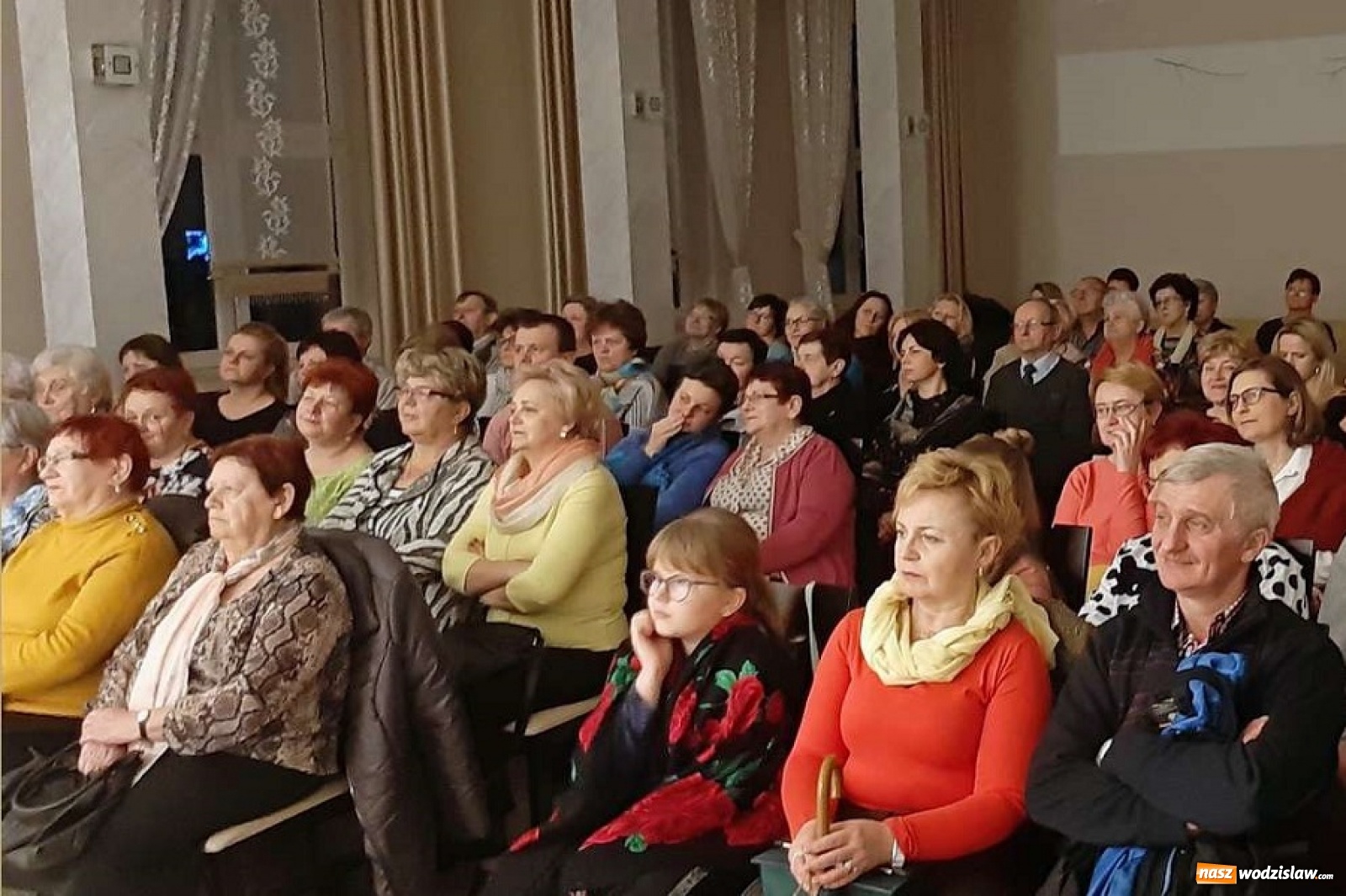 Zdjęcie w galerii na portalu naszwodzislaw.com: Kobietkowo Teatru Figa zgromadziło tłumy wiadomości z regionu