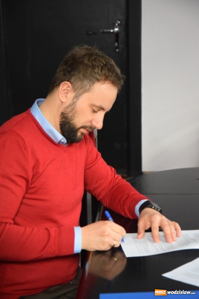 Zdjęcie w galerii na portalu naszwodzislaw.com: Umowa dotacyjna z OSP podpisana wiadomości z regionu