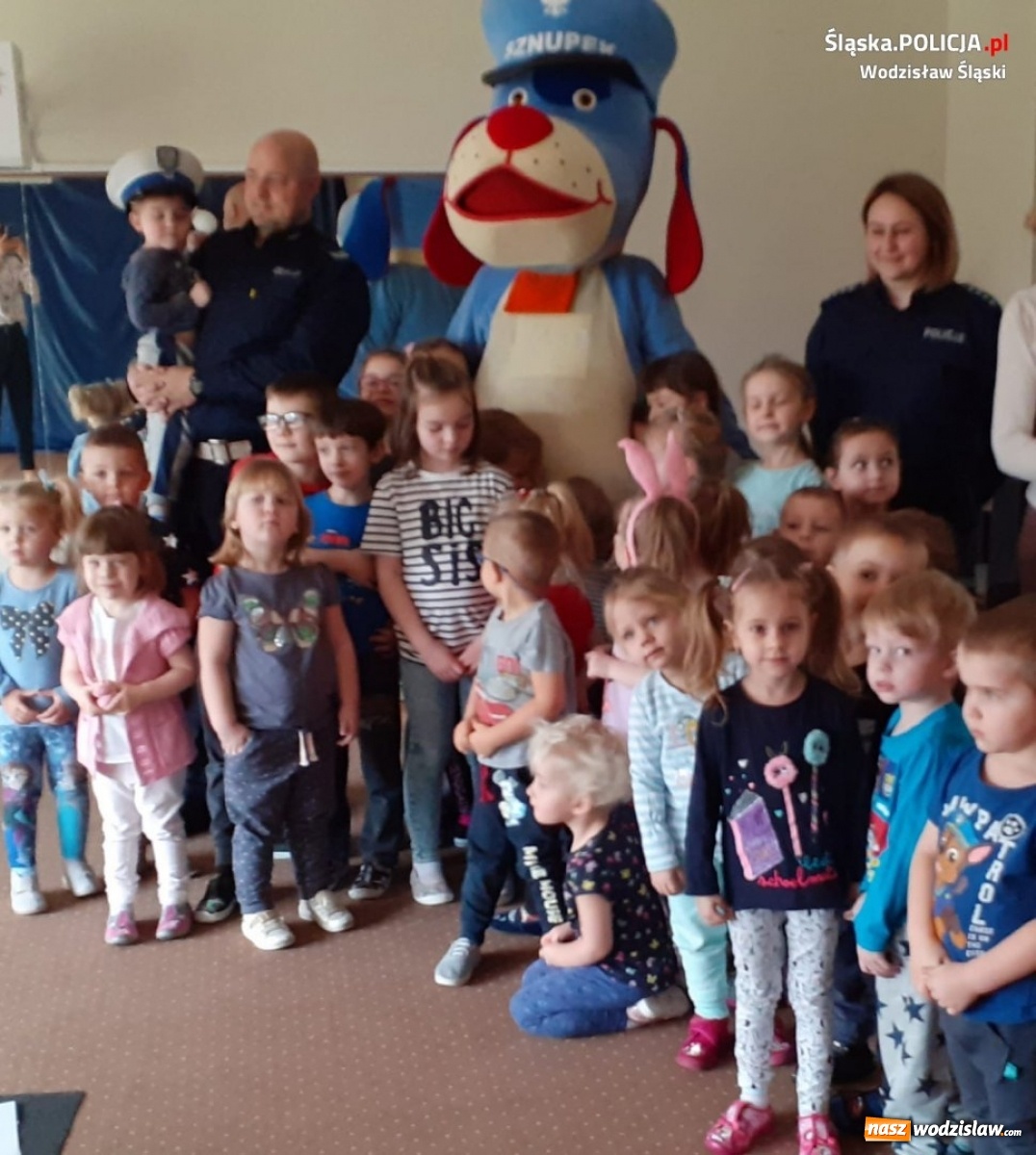 Zdjęcie w galerii na portalu naszwodzislaw.com: Ze Sznupkiem bezpieczniej. Policjanci w Przedszkolu numer 16 wiadomości z regionu