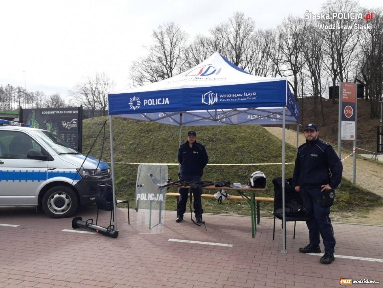 Zdjęcie w galerii na portalu naszwodzislaw.com: Policjanci z Wodzisławia pobiegli Tropem Wilczym wiadomości z regionu