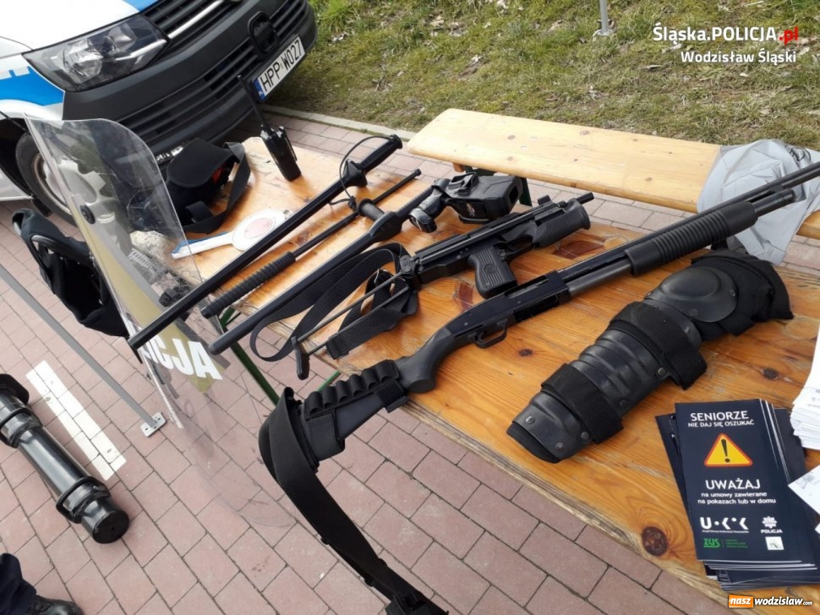 Zdjęcie w galerii na portalu naszwodzislaw.com: Policjanci z Wodzisławia pobiegli Tropem Wilczym wiadomości z regionu