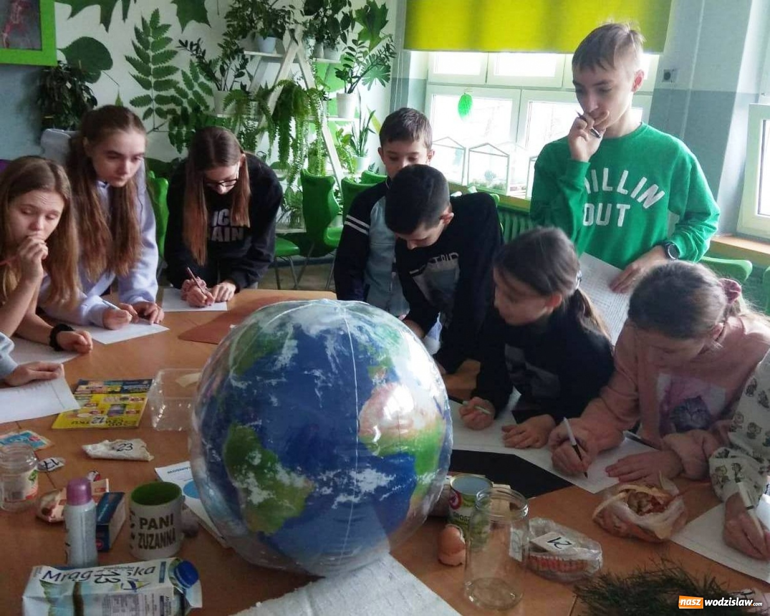 Zdjęcie w galerii na portalu naszwodzislaw.com: Poznaliśmy Mistrzów Segregacji z SP10 wiadomości z regionu