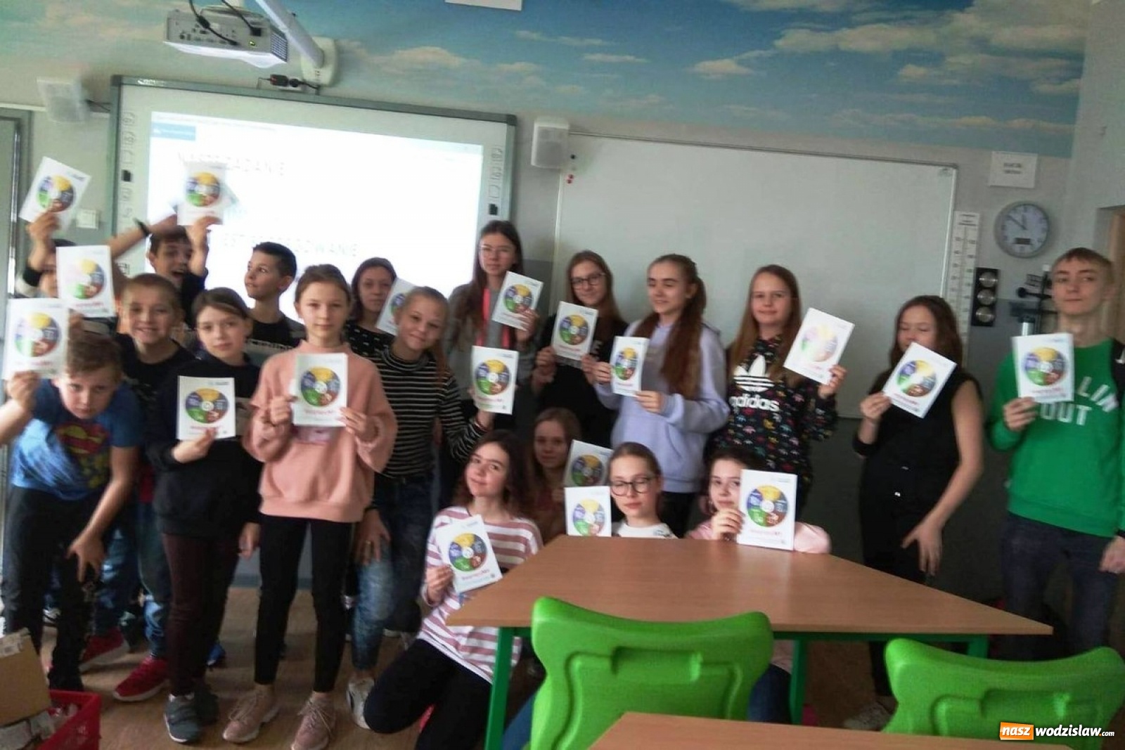 Zdjęcie w galerii na portalu naszwodzislaw.com: Poznaliśmy Mistrzów Segregacji z SP10 wiadomości z regionu