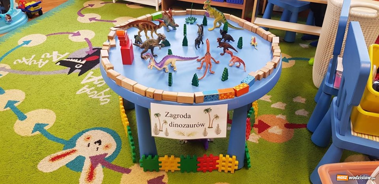 Zdjęcie w galerii na portalu naszwodzislaw.com: Przedszkolaki z wodzisławskiej szóstki świętowały Dzień Dinozaura wiadomości z regionu