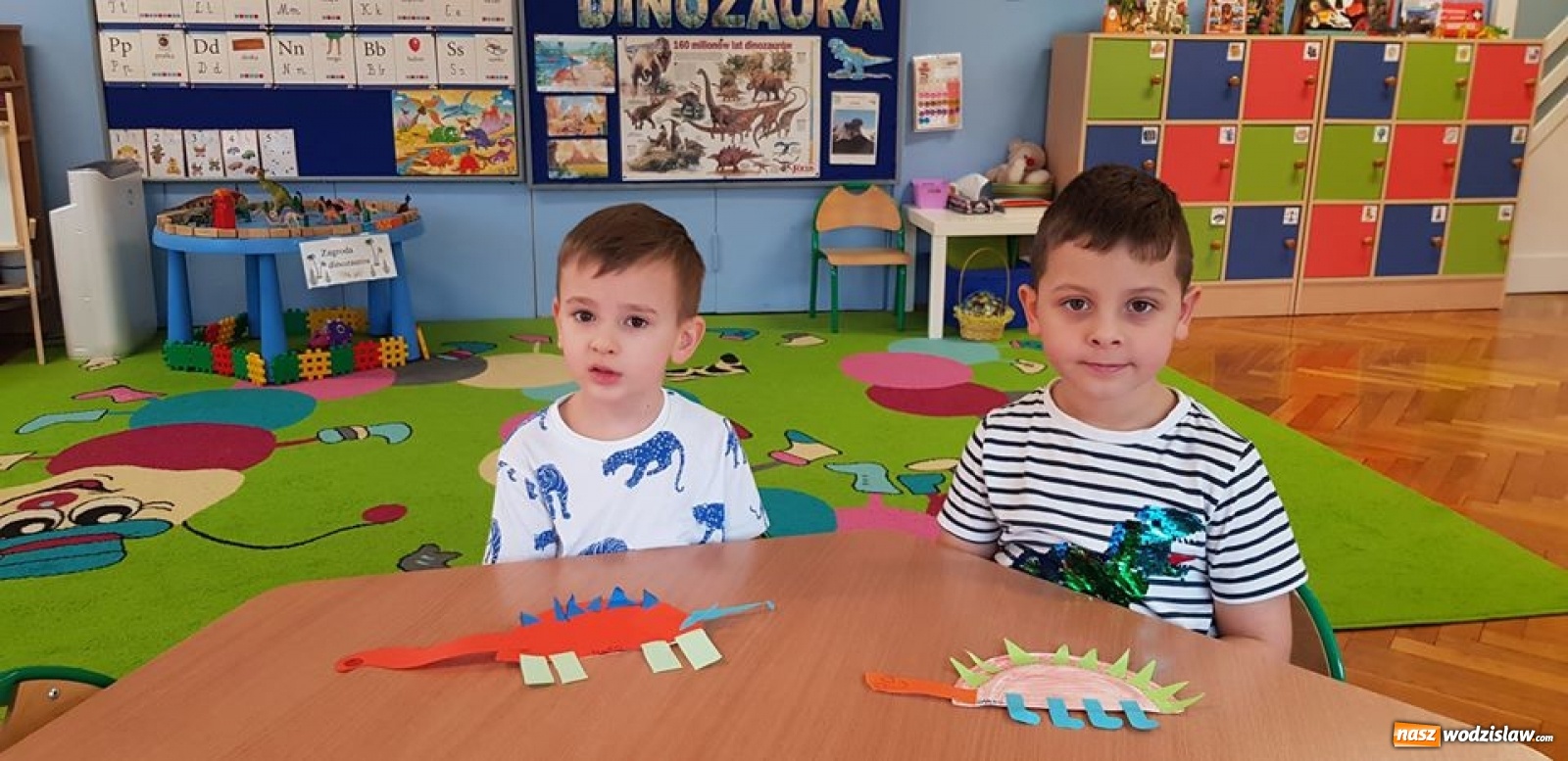 Zdjęcie w galerii na portalu naszwodzislaw.com: Przedszkolaki z wodzisławskiej szóstki świętowały Dzień Dinozaura wiadomości z regionu