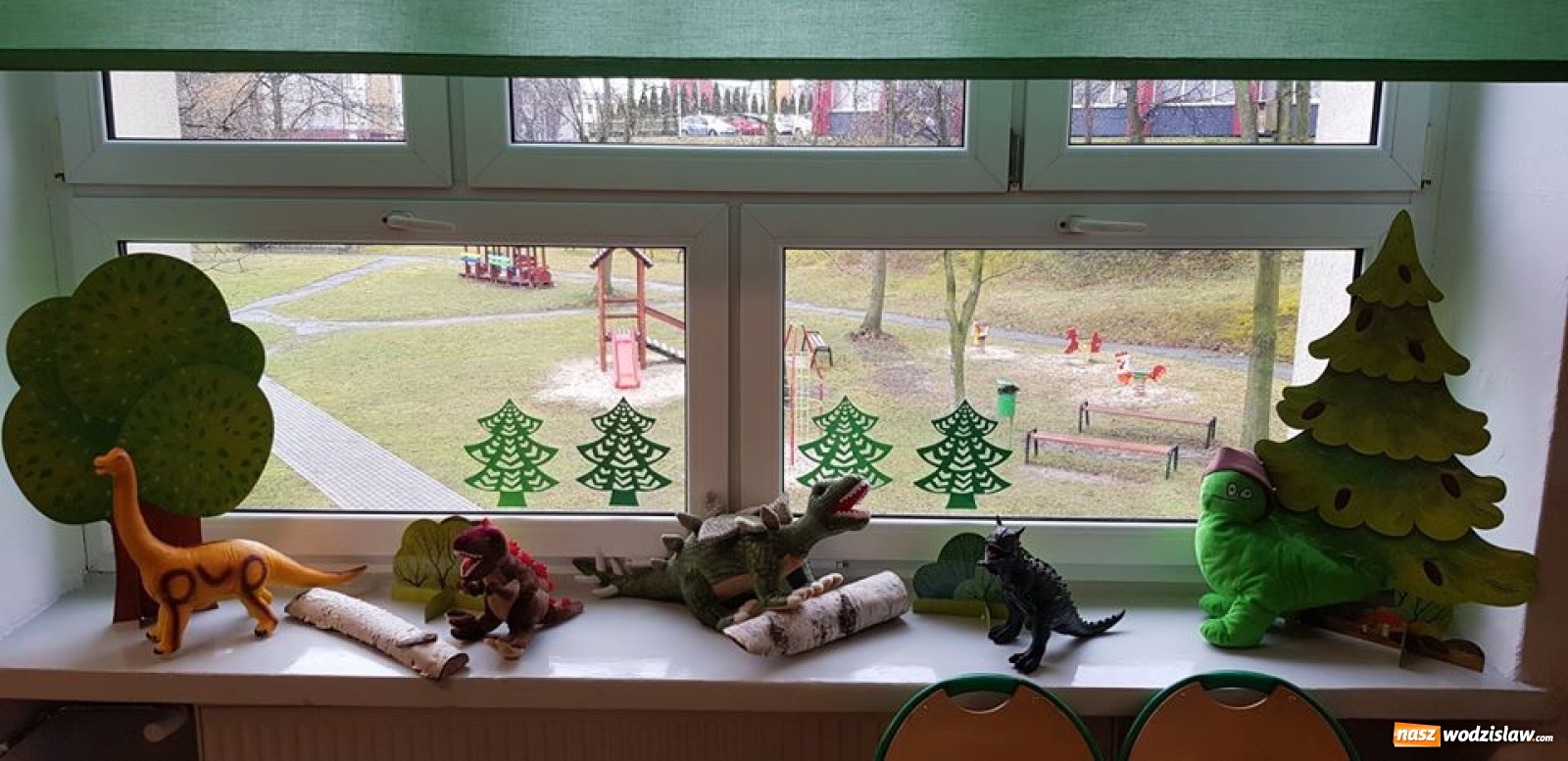 Zdjęcie w galerii na portalu naszwodzislaw.com: Przedszkolaki z wodzisławskiej szóstki świętowały Dzień Dinozaura wiadomości z regionu
