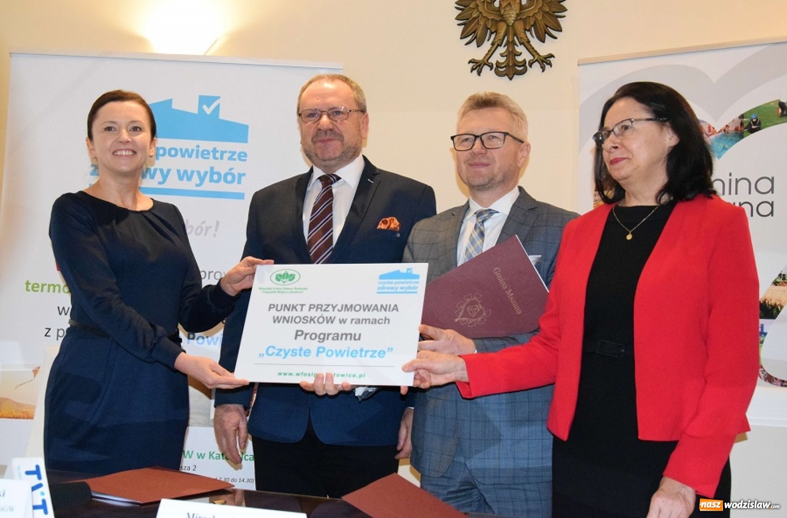 Zdjęcie w galerii na portalu naszwodzislaw.com: W Mszanie podpisano porozumienie w sprawie punktu Czyste Powietrze wiadomości z regionu