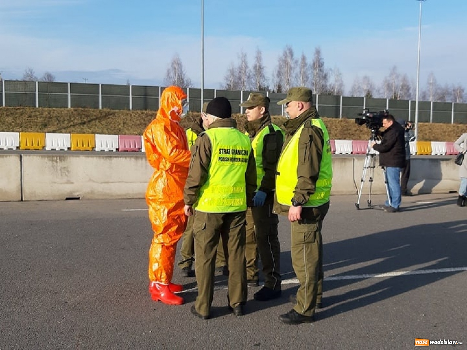 Zdjęcie w galerii na portalu naszwodzislaw.com: Uruchomiono kontrole na przejściach granicznych wiadomości z regionu