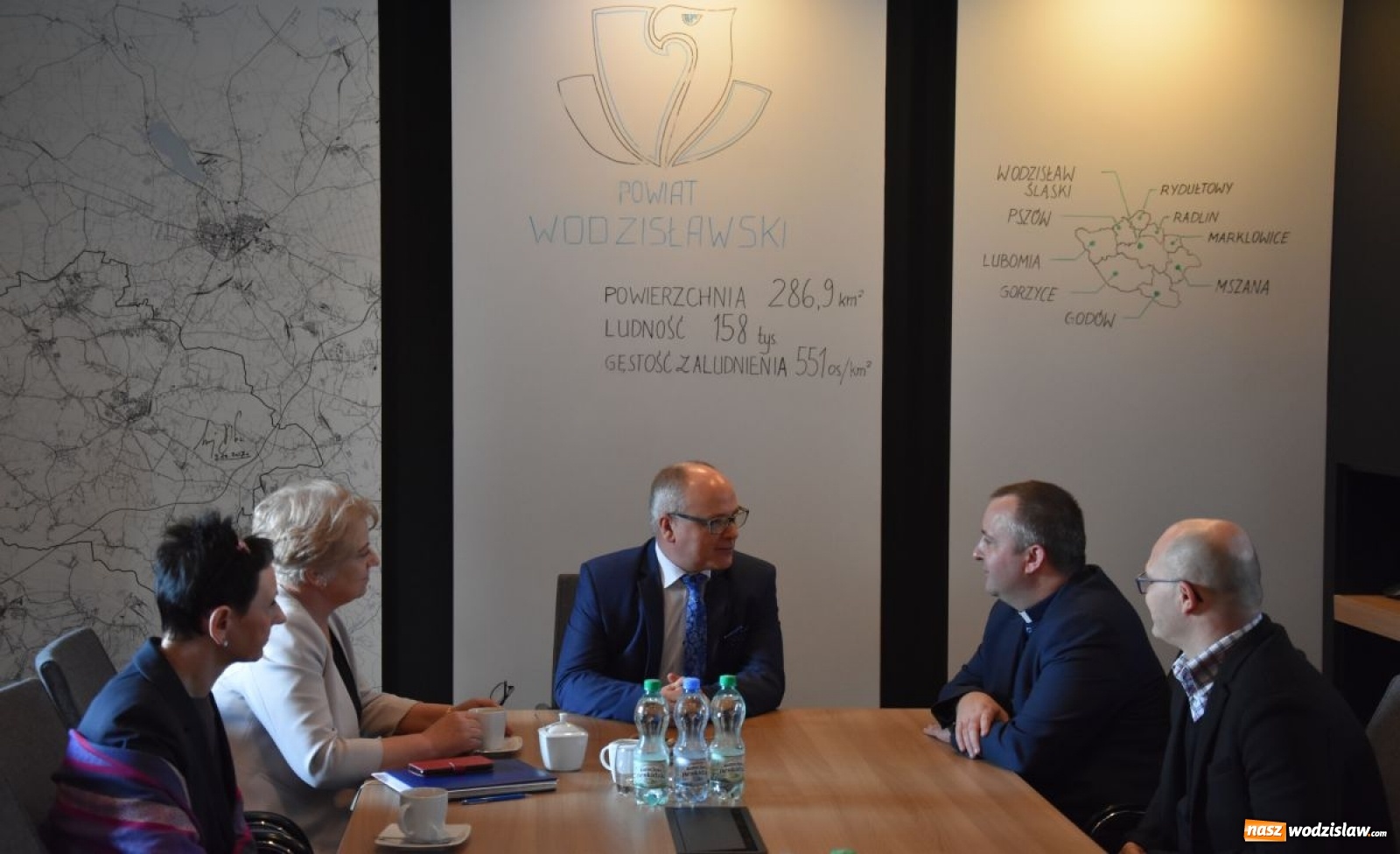 Zdjęcie w galerii na portalu naszwodzislaw.com: Z dyrektorem Caritas o nowych możliwościach współpracy wiadomości z regionu