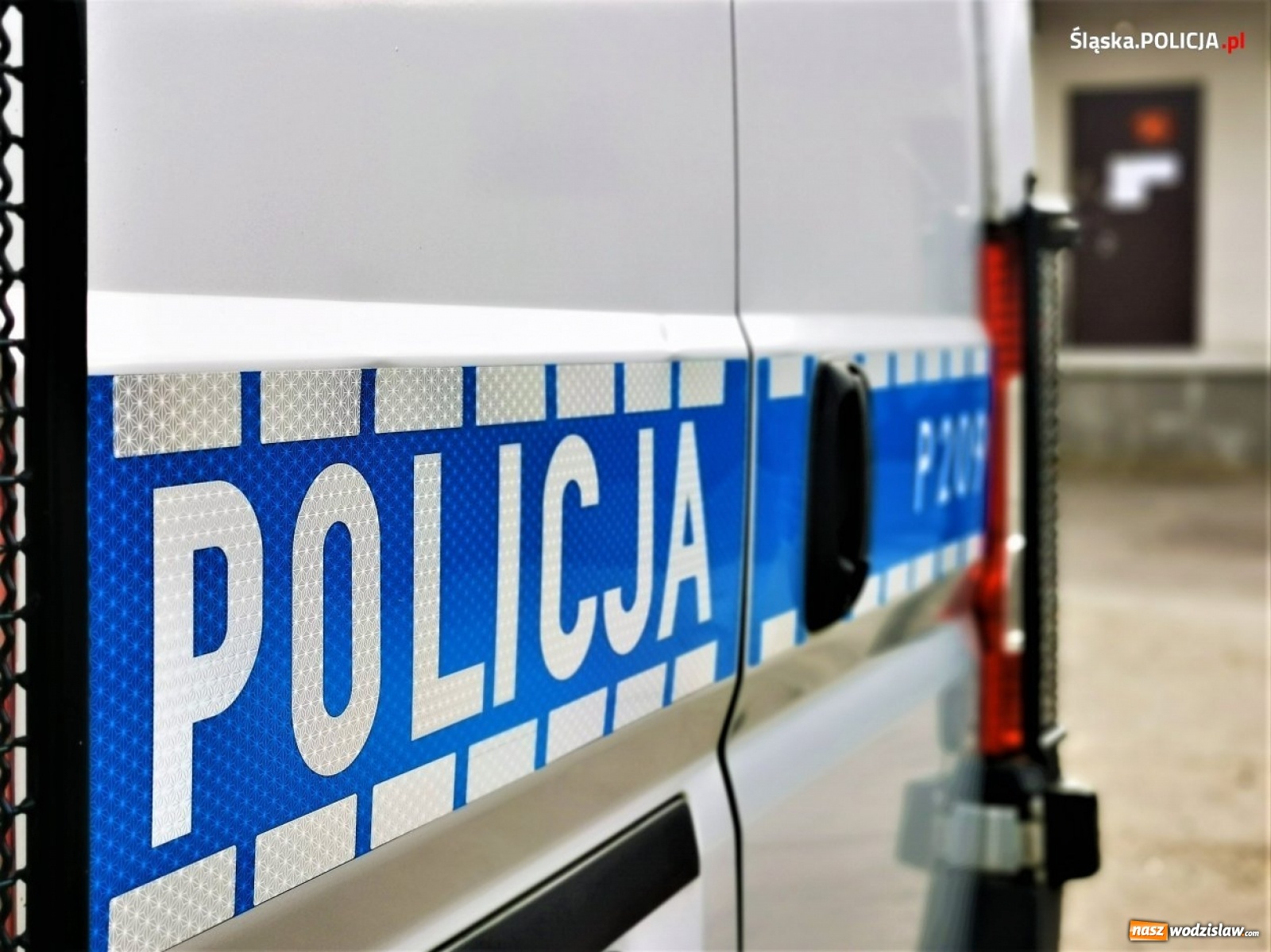 Zdjęcie w galerii na portalu naszwodzislaw.com: Środki ochrony sanitarnej na bieżąco trafiają do policjantów wiadomości z regionu