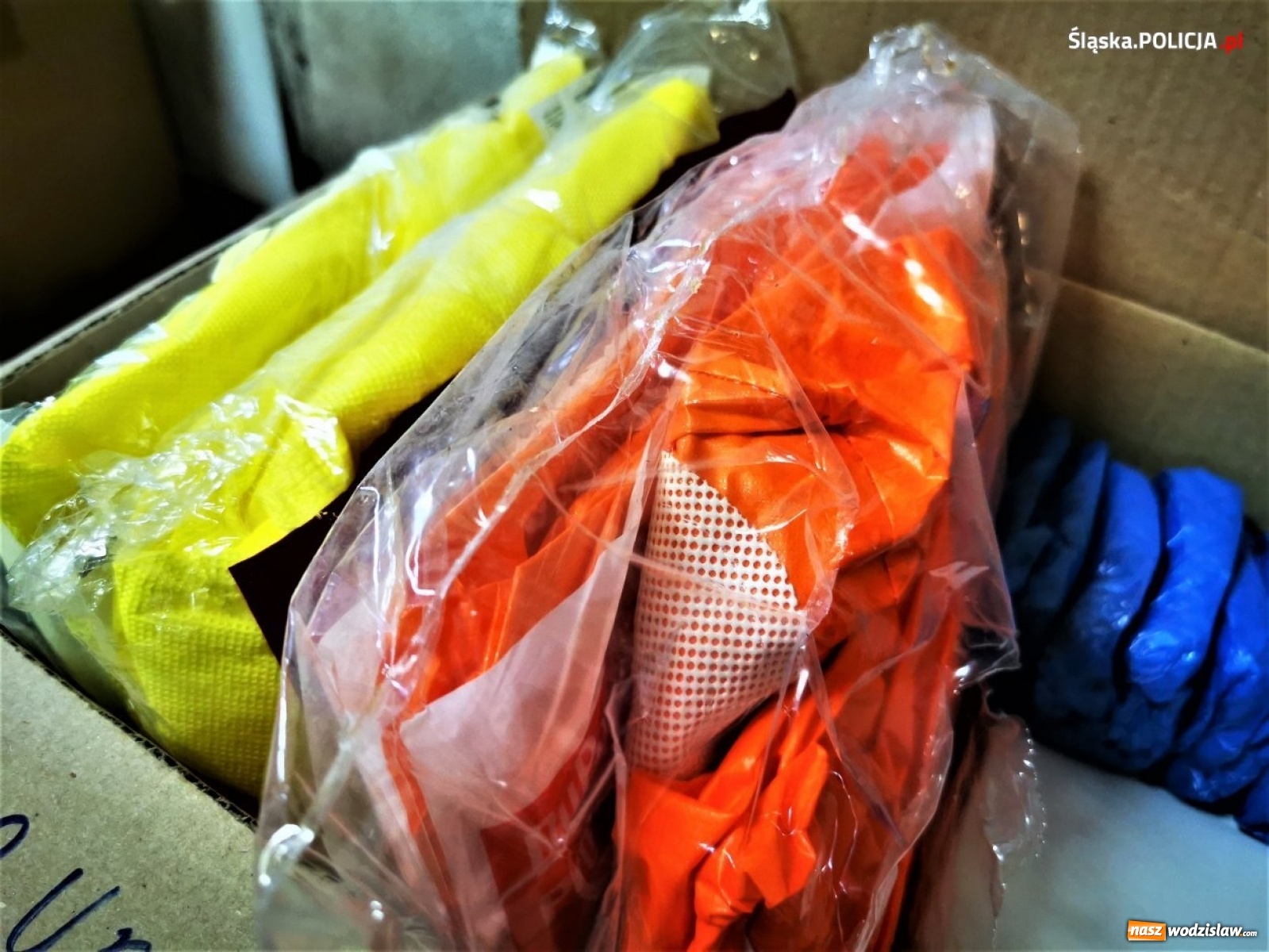 Zdjęcie w galerii na portalu naszwodzislaw.com: Środki ochrony sanitarnej na bieżąco trafiają do policjantów wiadomości z regionu