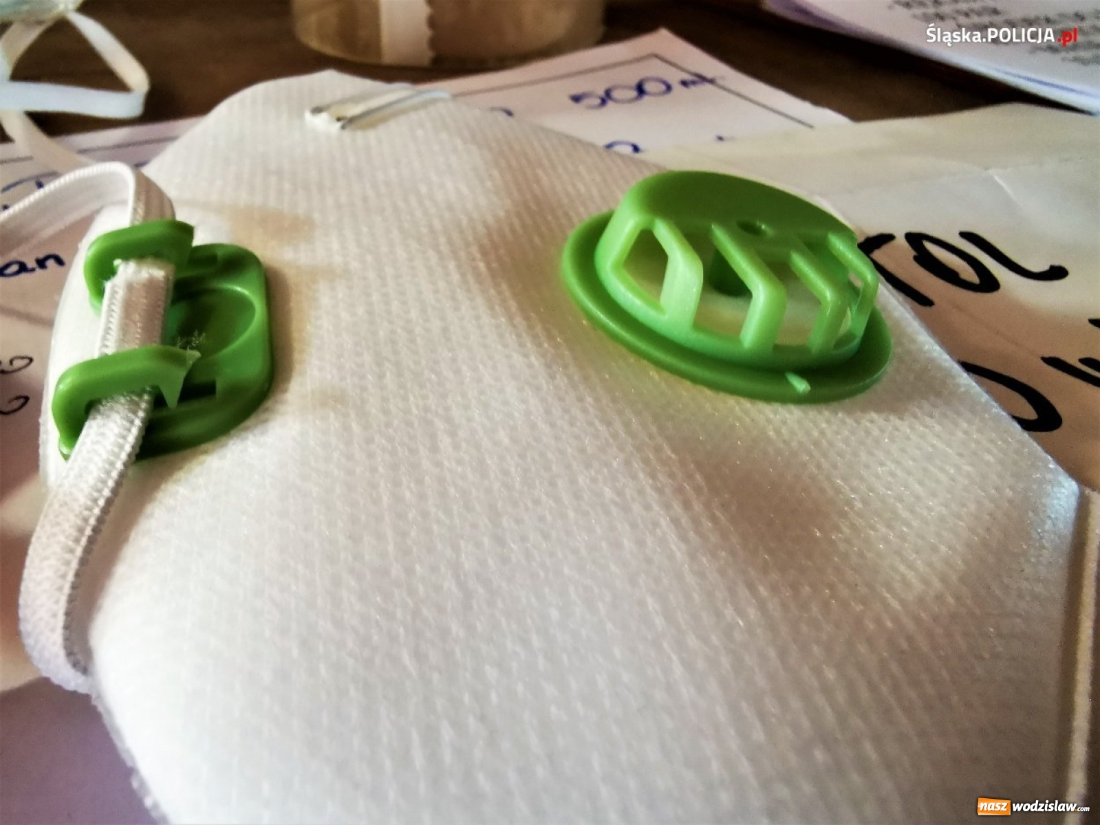 Zdjęcie w galerii na portalu naszwodzislaw.com: Środki ochrony sanitarnej na bieżąco trafiają do policjantów wiadomości z regionu
